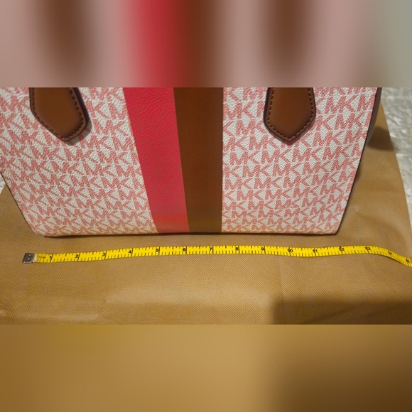 Michael Kors Marilyn Geranium Med Satchel And Wallet NWT - Picture 5 of 7